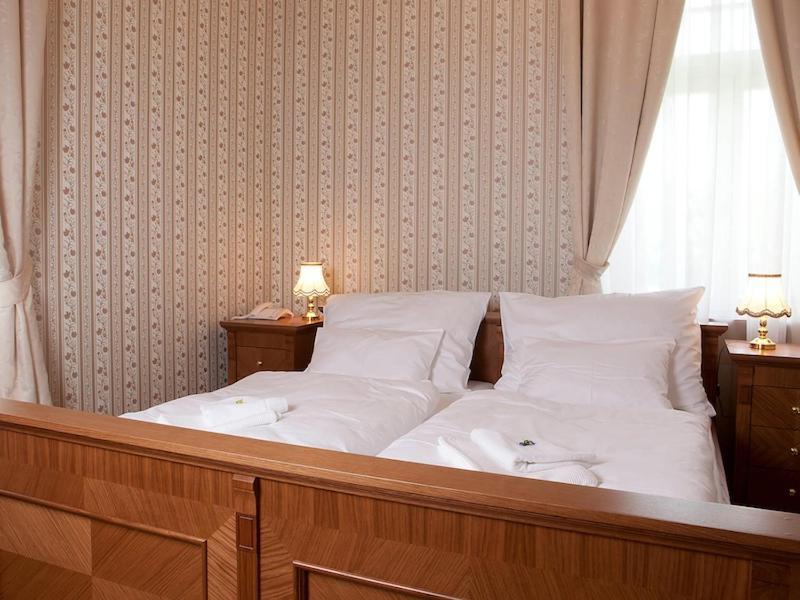 Hotel Zamek Berchtold Strancice Экстерьер фото
