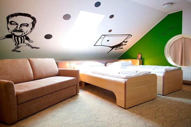 Hotel Zamek Berchtold Strancice Экстерьер фото