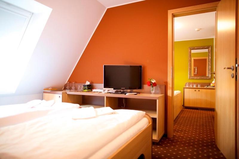 Hotel Zamek Berchtold Strancice Экстерьер фото