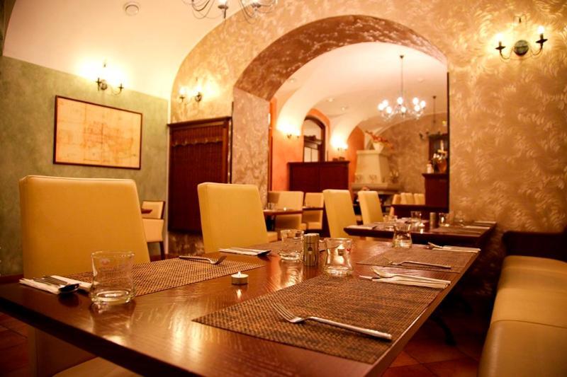 Hotel Zamek Berchtold Strancice Экстерьер фото