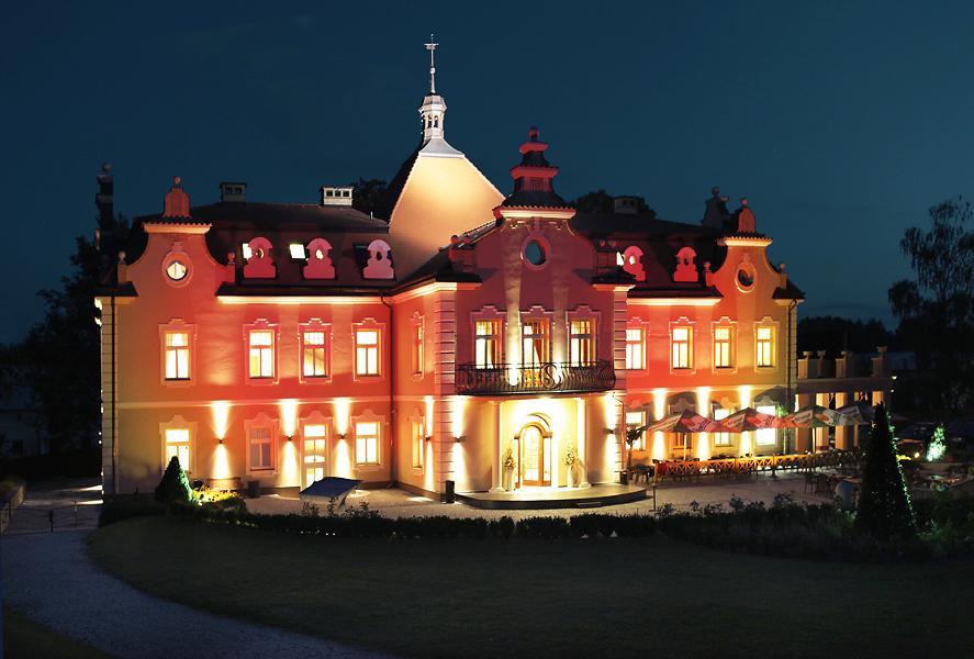 Hotel Zamek Berchtold Strancice Экстерьер фото