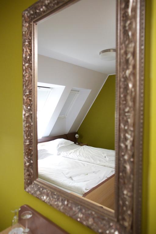 Hotel Zamek Berchtold Strancice Экстерьер фото