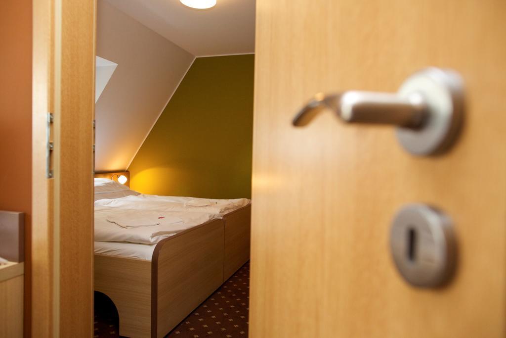 Hotel Zamek Berchtold Strancice Экстерьер фото