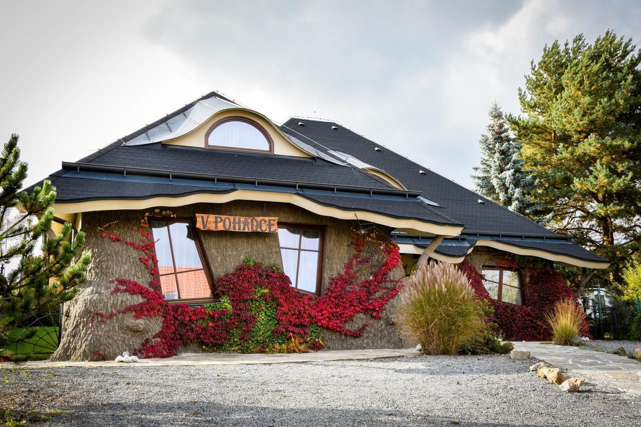 Hotel Zamek Berchtold Strancice Экстерьер фото