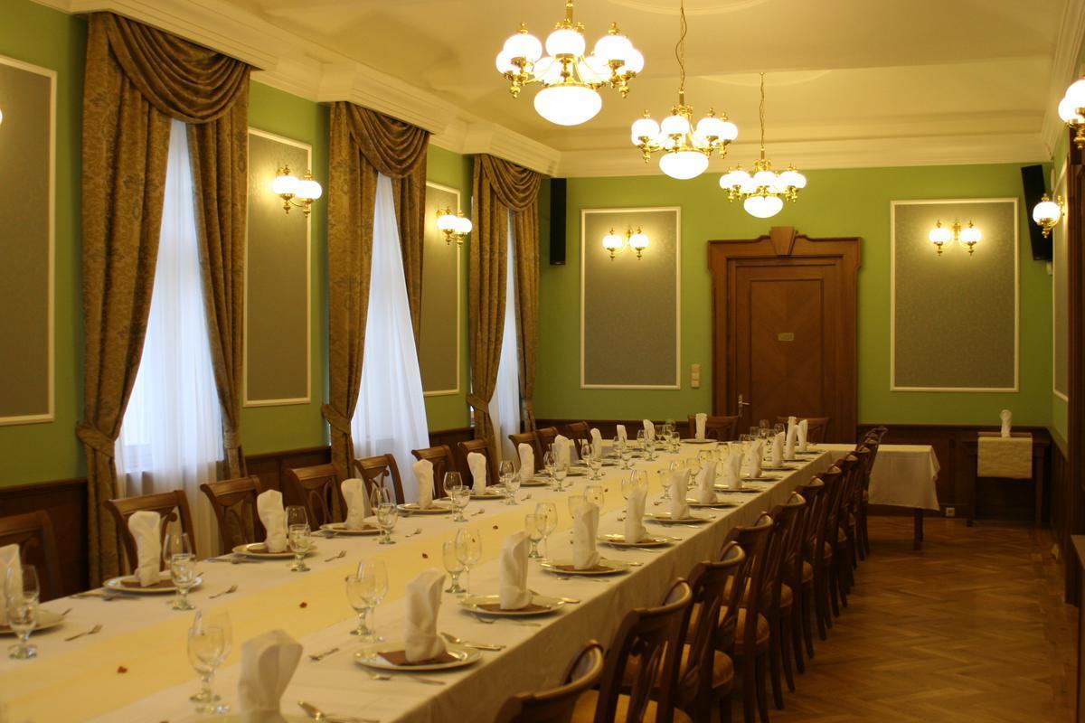 Hotel Zamek Berchtold Strancice Экстерьер фото