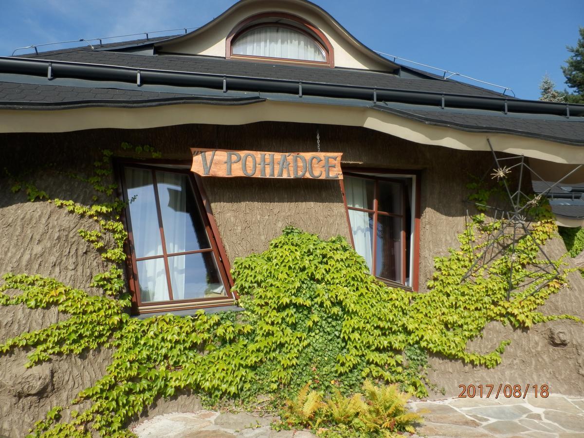 Hotel Zamek Berchtold Strancice Экстерьер фото