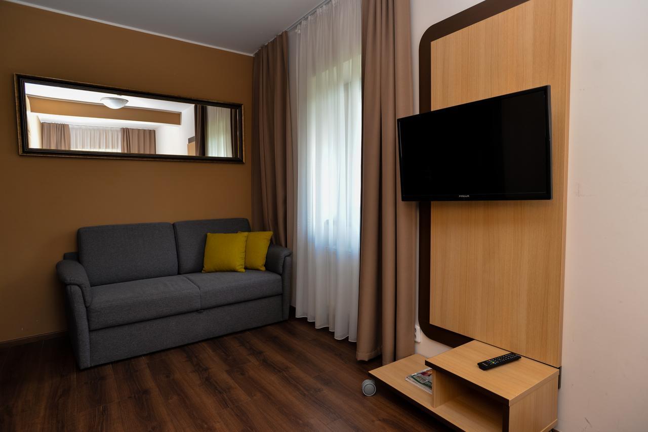 Hotel Zamek Berchtold Strancice Экстерьер фото